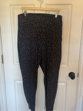 Abercrombie & Fitch Dark Gray Leopard Print Leggings